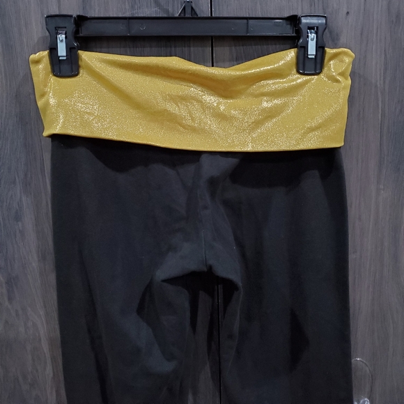 Victoria Secret PINK 3/4 Leggings Black and Gold L👀K Size S - UCF Knights Vegas - Picture 5 of 9